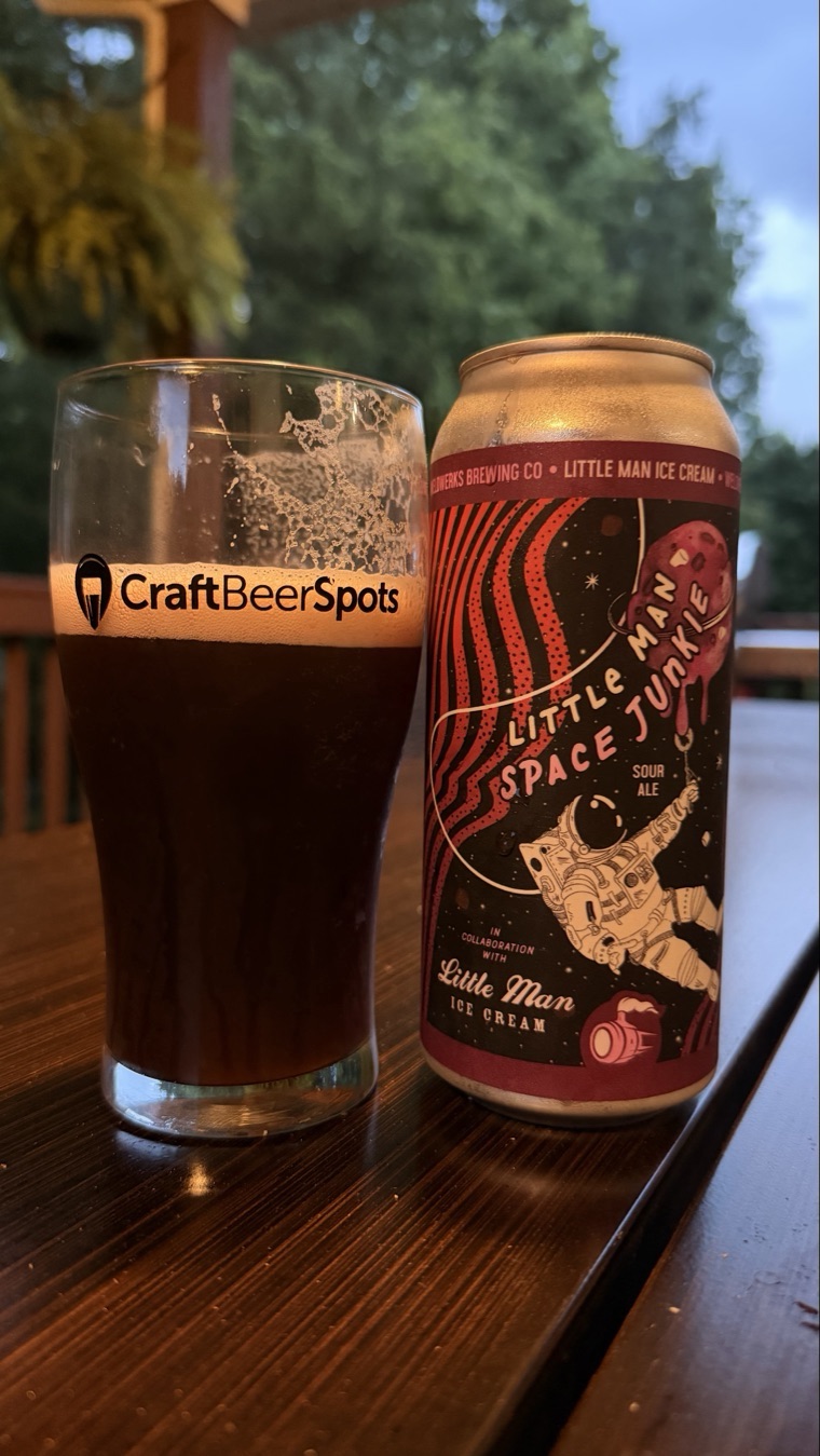 WeldWerks Little Man Space Junkie can with a glass