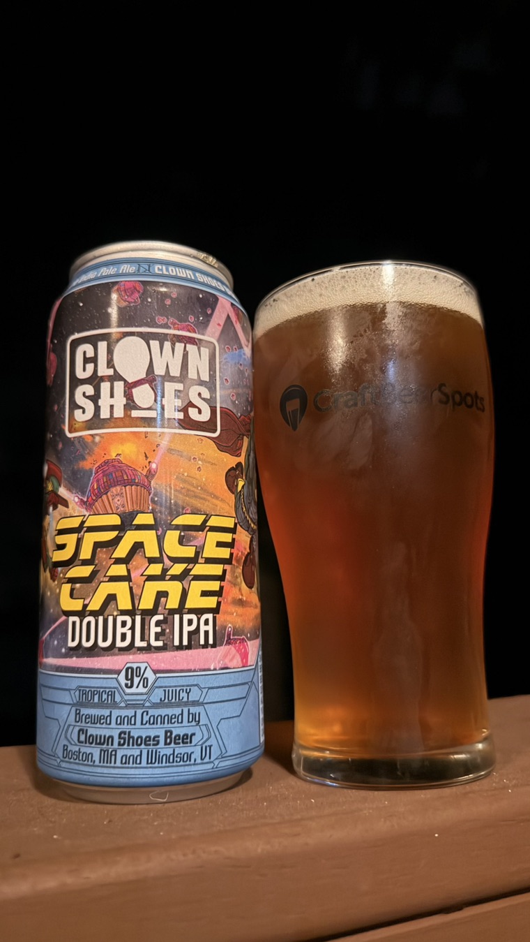 Clown Shoes Space Cake Double IPA can and beer, photographed by CraftBeerSpots